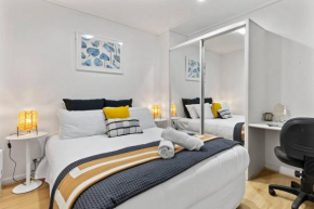 Easy-peasy CBD Living with Parking near RMIT